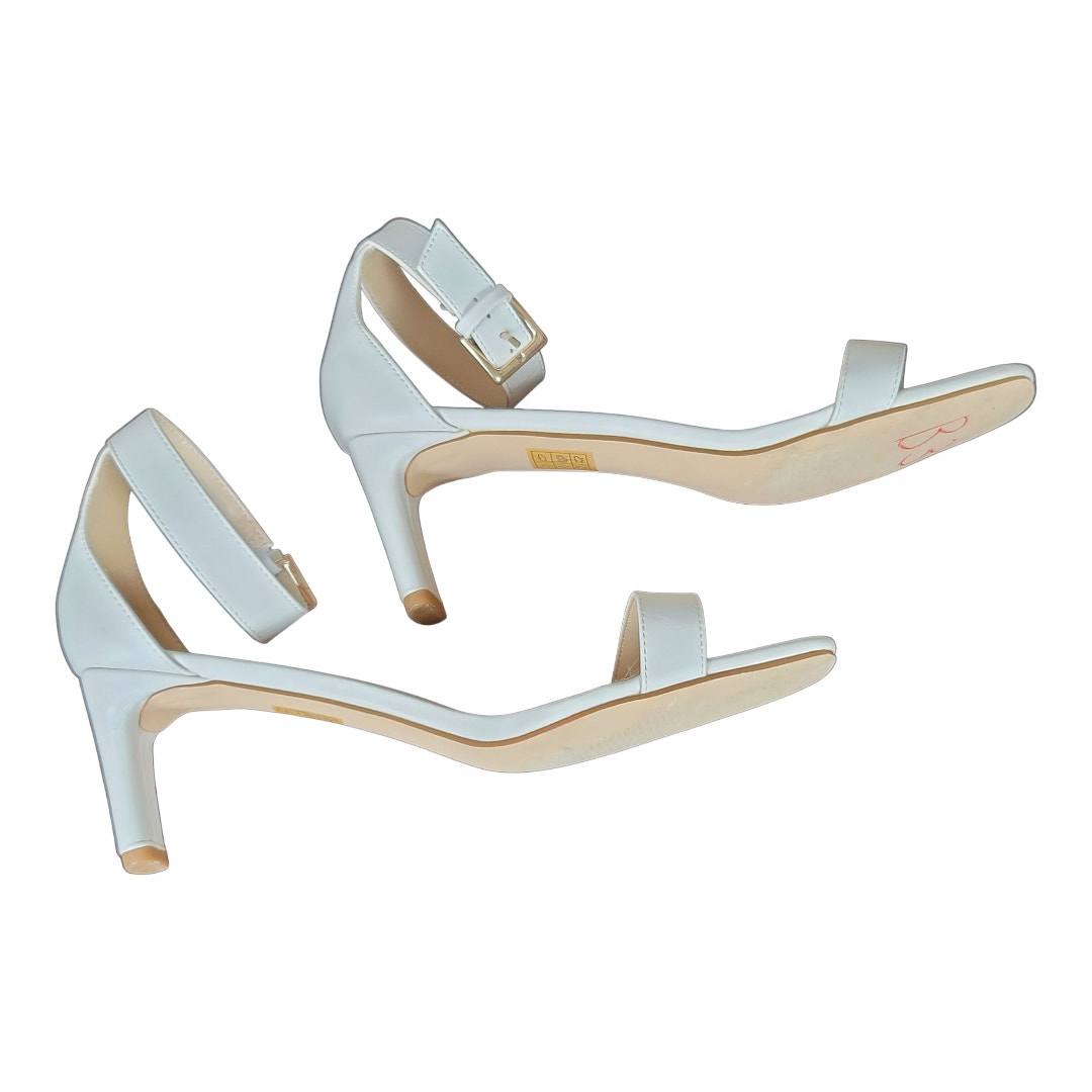 Truffle Collection Women's White Ankle Strap Sandals Square Toe Size 6 Us — image 7 of 8